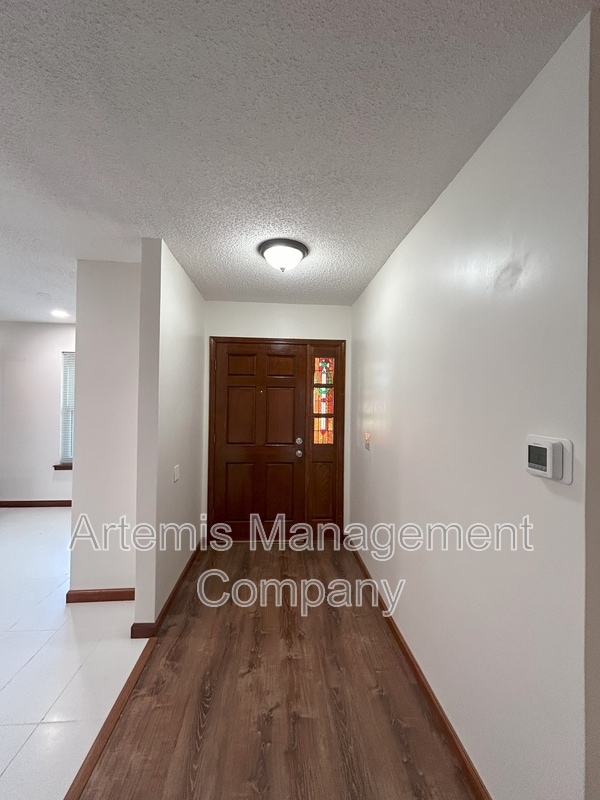 12421 Bears Den Ct