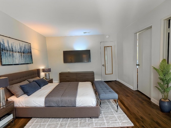 Photo - 1820 Sherman Dr