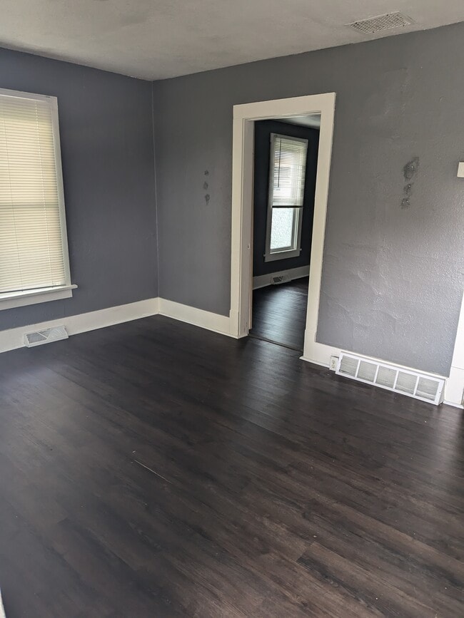 Photo - 236 W Main St