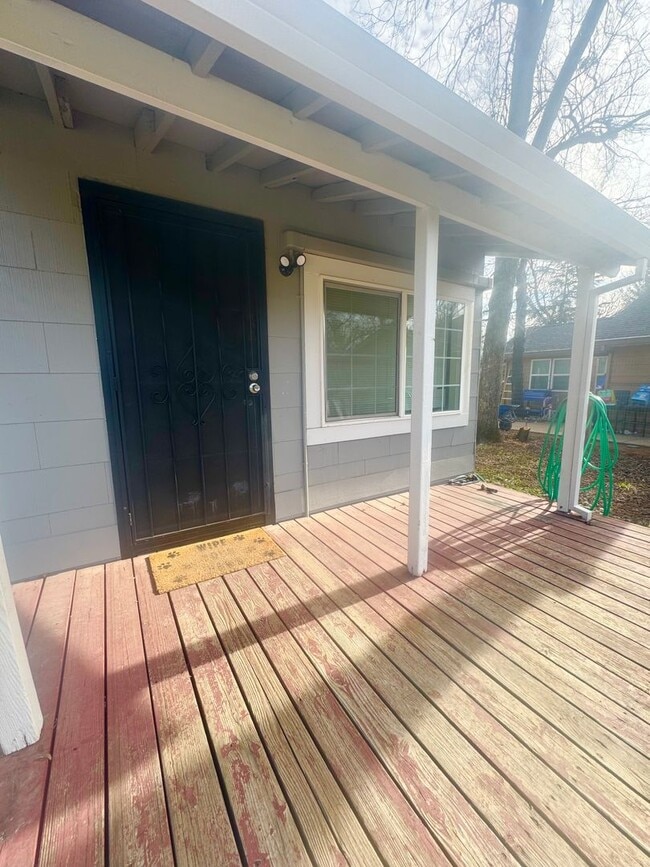 Photo - 11495 Hawley Rd