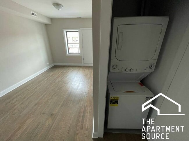 Photo - 3405 W Fullerton Ave