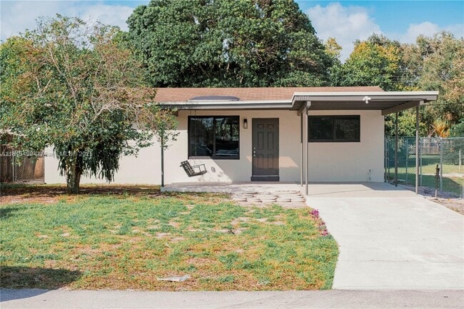 Photo - 1011 SW 25th Ave Casa