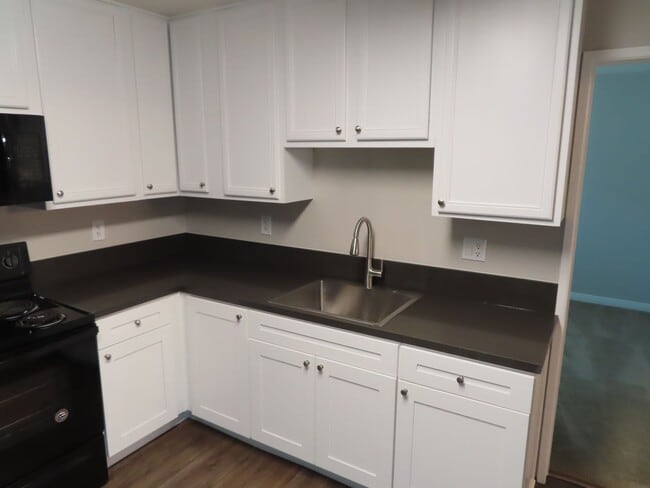 Photo - Renovated Two Bedroom Condo in Gated Community Unit 19