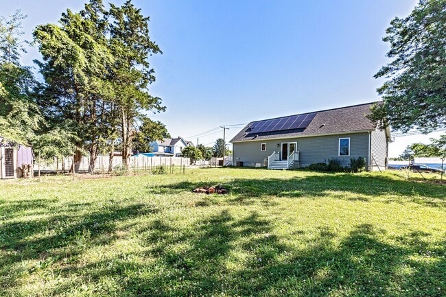 Photo - Townsend - 3 bedroom, 2 bath Cape Code