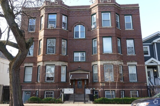 Building Photo - 3572 W Cortland St Unit 2W Rental