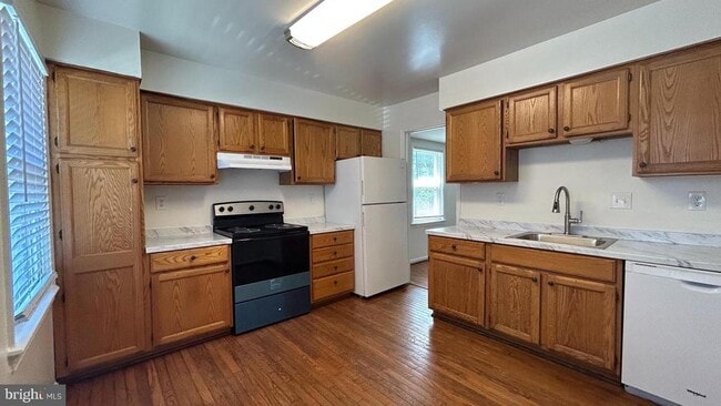Photo - 3068 Covington St