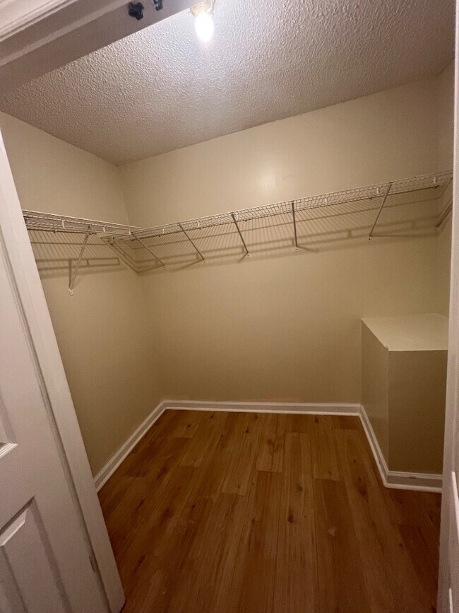 Photo - 6718 Rockwell Blvd W