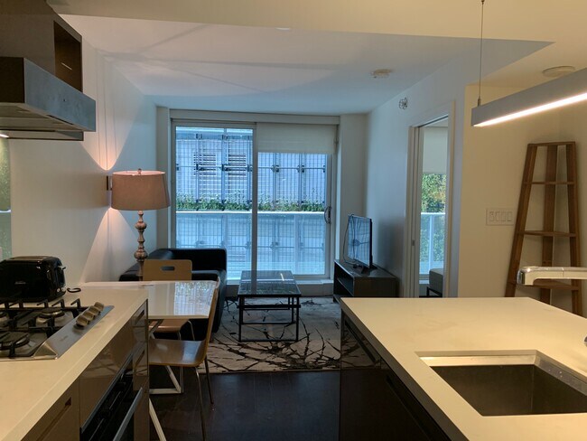 Photo - 777 Richards St