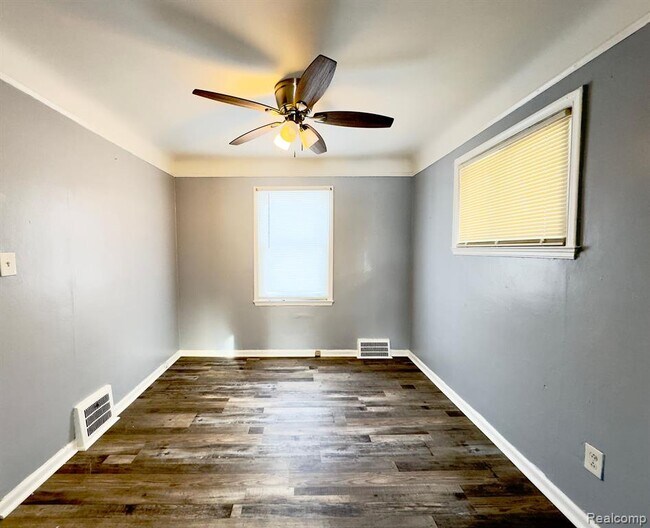Photo - 18738 Morang Ave Apartment