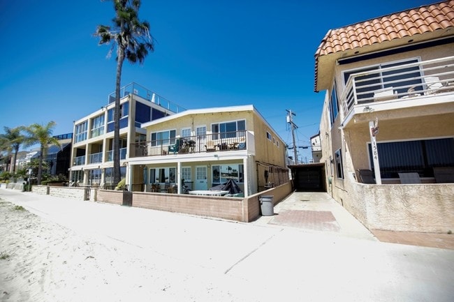 Mission Beach Bayfront Apartments - Mission Beach Bayfront Apartments