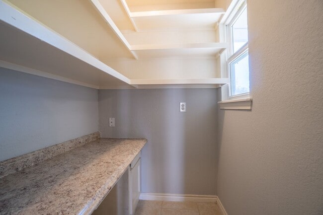 Photo - 140 Lakewood Dr