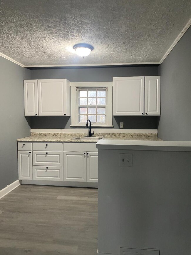 Building Photo - 820 Weber Ave Rental