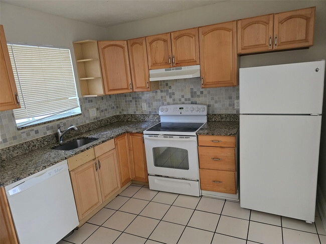 Photo - 807 W Las Olas Blvd