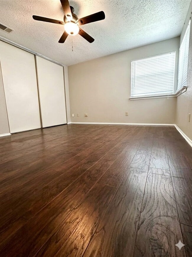 Photo - 9302 Golden Sunshine Dr