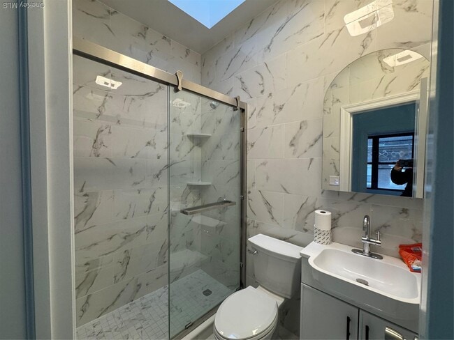 Photo - 102-01 Northern Blvd