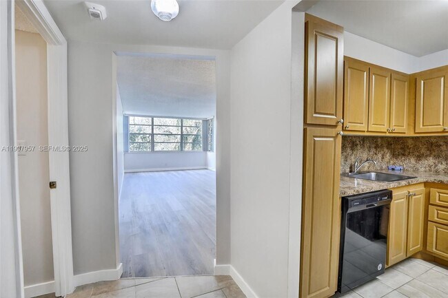 Photo - 6500 Cypress Rd Unidad 410