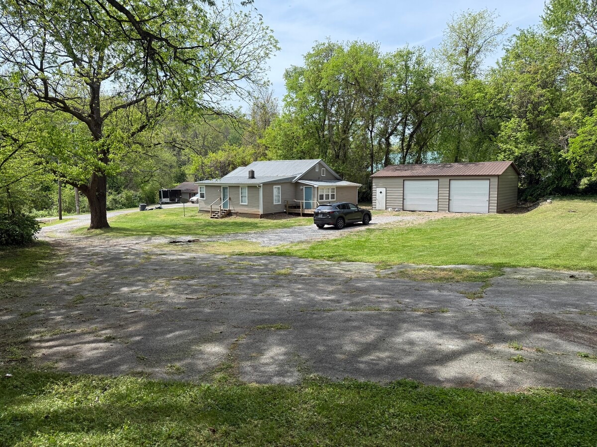 Photo - 4528 Sevierville Pike