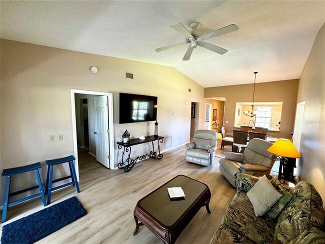 Photo - 4644 Weybridge St Unit 10