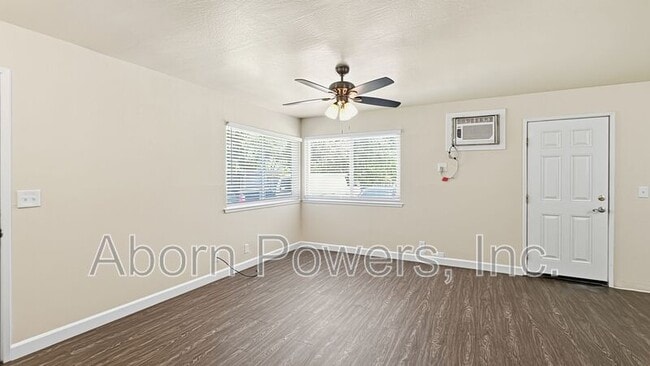 Photo - 2760 Coloma St