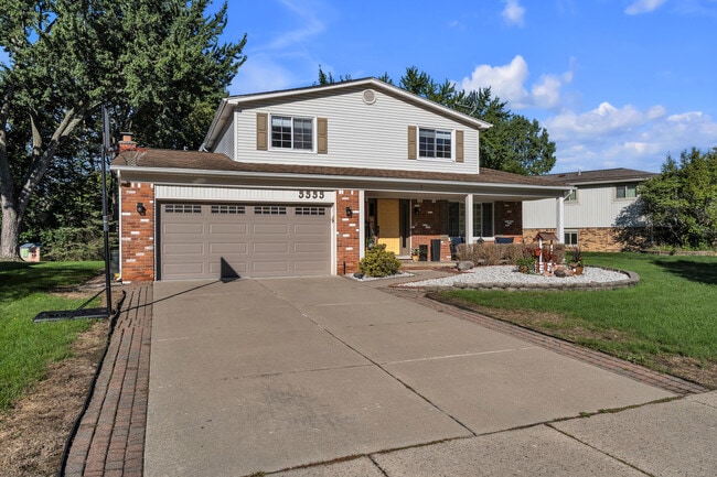 5555 Patterson Dr