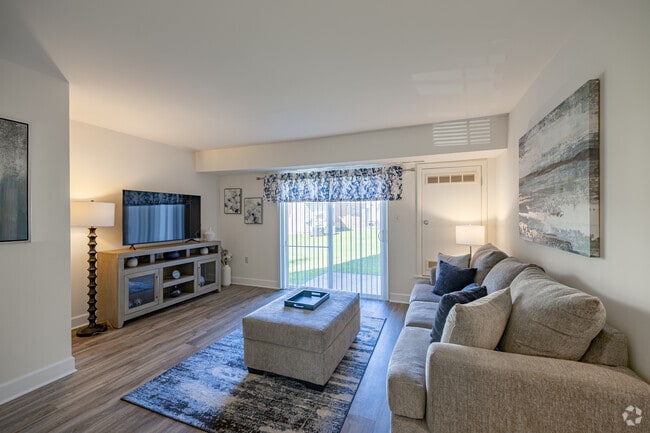 2BR, 1.5BA-968SF - Model - Living Room