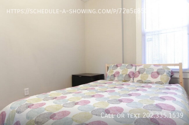 Photo - 1617 Gales St NE