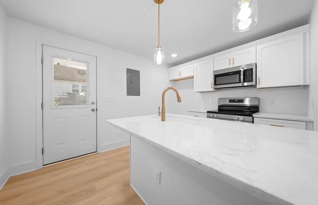 Photo - 2115 Carter St