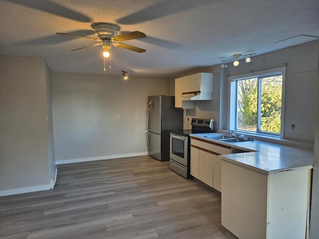 Photo - 6181 Palahi Rd