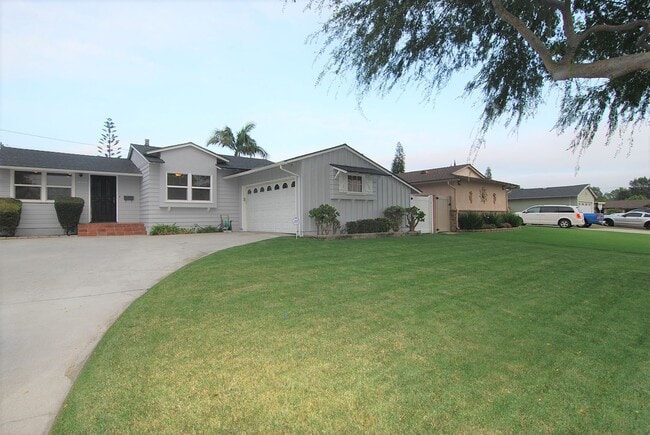 Building Photo - Single Family Home with Huge Yard Space
