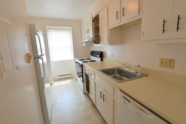 Photo - 426 Winthrop Dr Unit 8