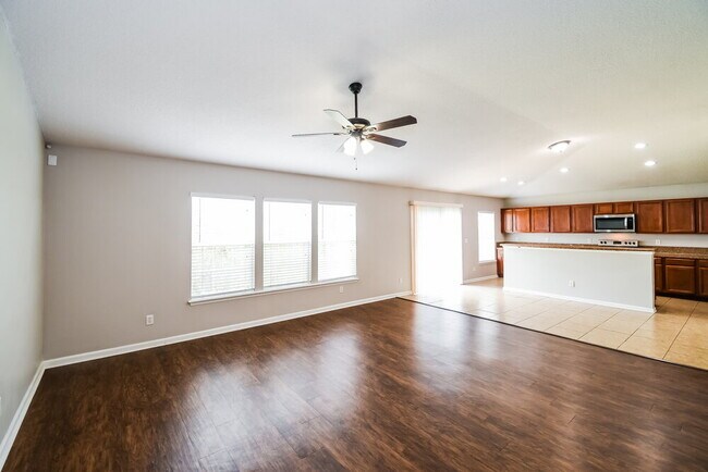 Photo - 2285 Brian Lakes Dr E