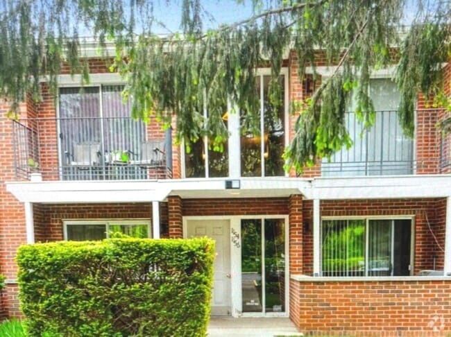 Building Photo - 1156 Osterman Ave Unit B Rental