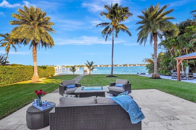 Photo - 310 S Lake Dr