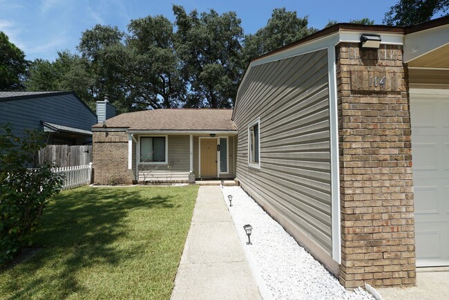 Photo - 104 Cedar Ridge Way