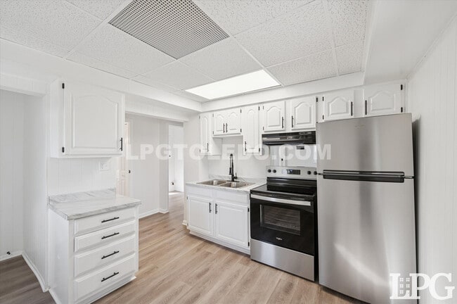 Photo - 4013 Caroline Ave