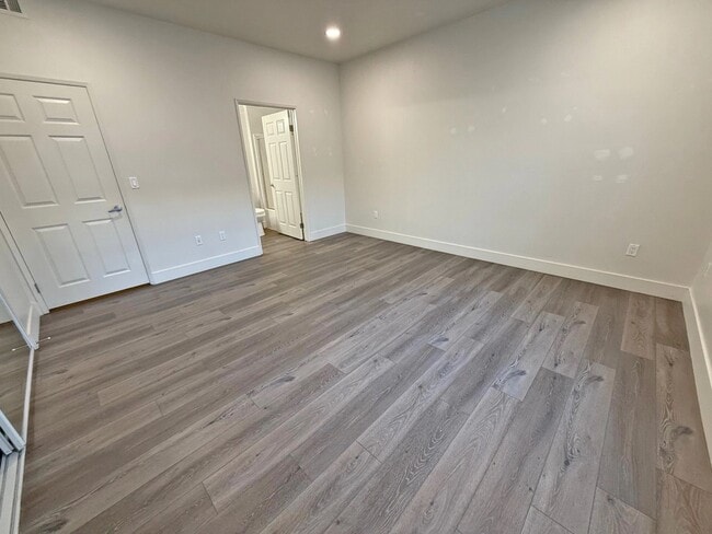 Photo - 4328 Mammoth Ave Unidad 201