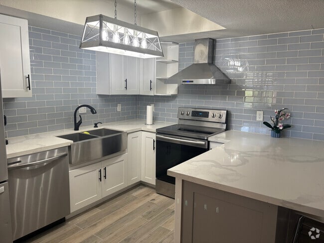 Building Photo - 8155 E Roosevelt St Rental