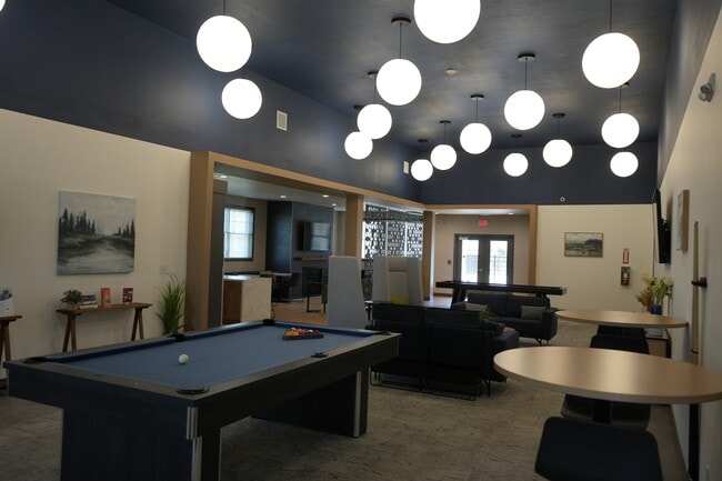 Broadleaf Boulevard Apartments