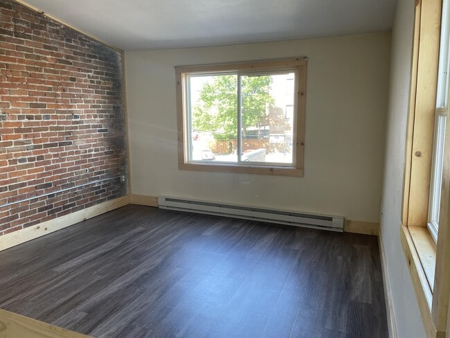 606 Broadway St Unit 202