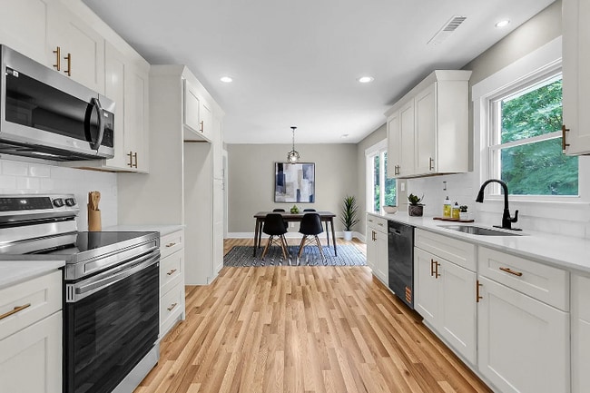 Photo - 6305 Lucille Dr