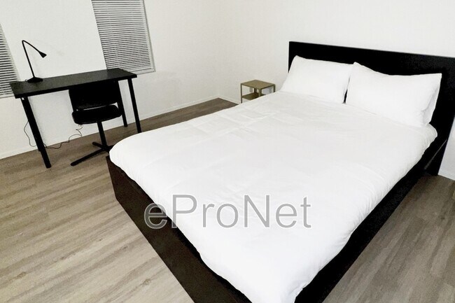 Photo - 4650 Koval Ln