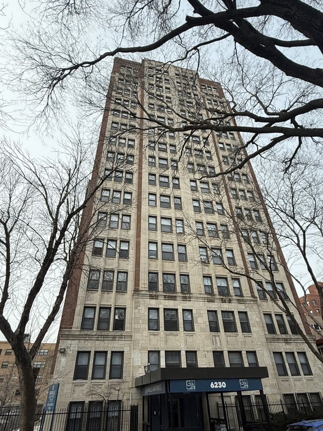Building Photo - 6230 N Kenmore Ave Unit 1305