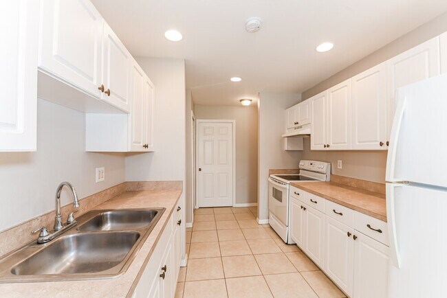 Photo - 2506 66th St W