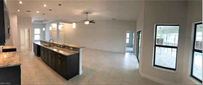 Photo - 815 SW 11th Ct