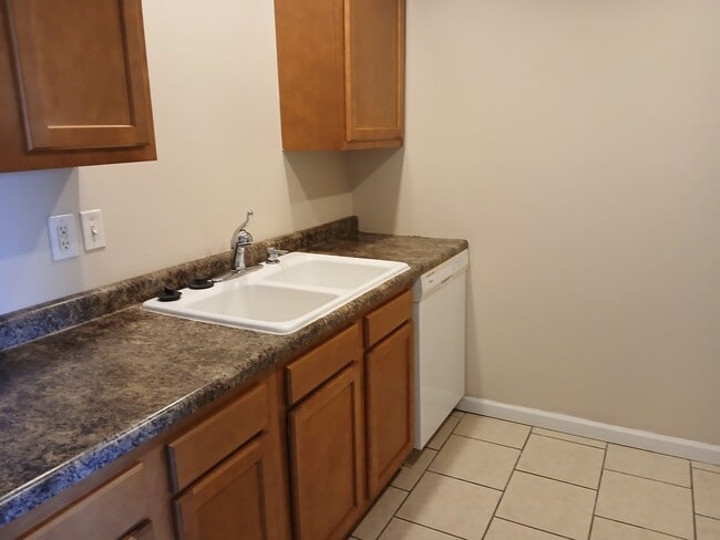 Photo - 1009 Briarwood Rd