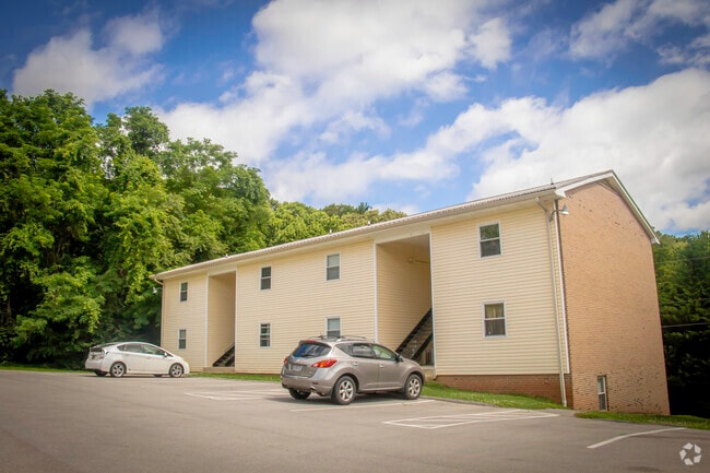 Building Photo - Evergreen Terrace Rental