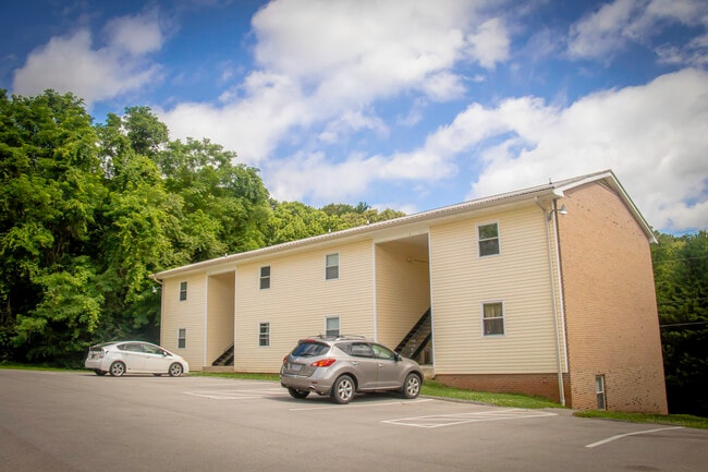 Evergreen Terrace - Evergreen Terrace Apartments