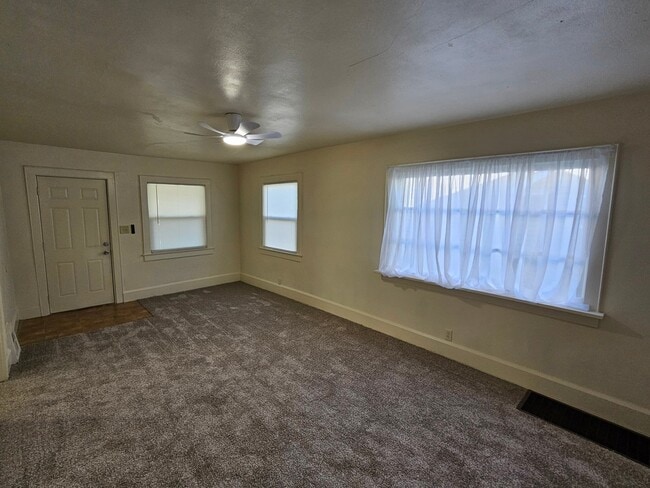 Photo - 920 W Jackson St