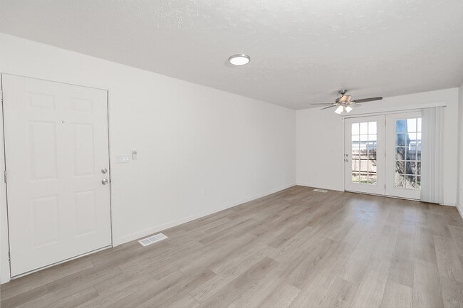 Living Area - Huntley Ridge