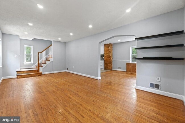 Photo - 6014 39th Ave